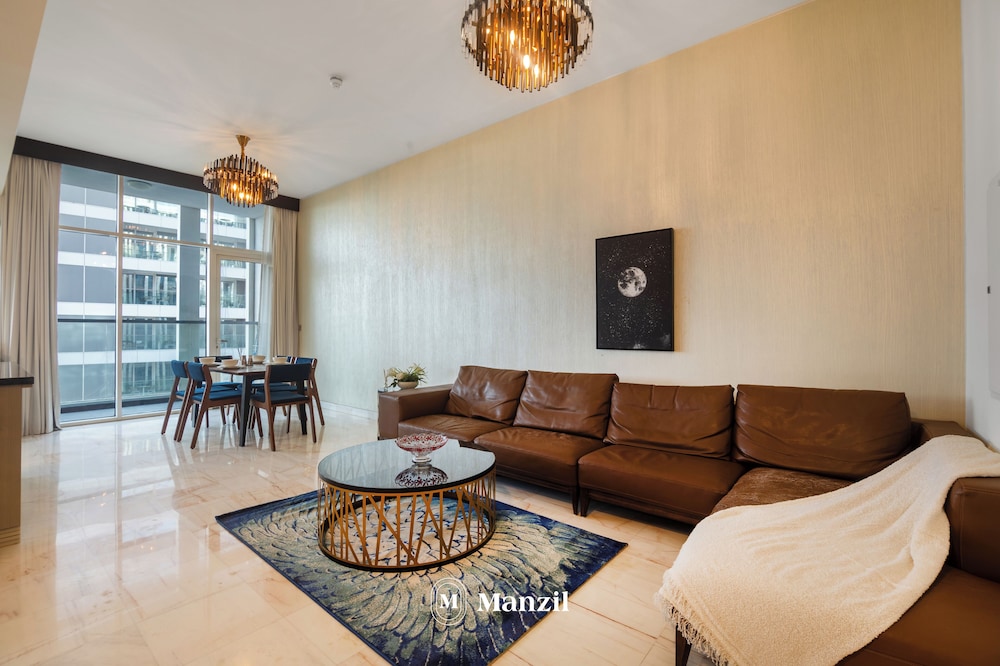 Manzil - Luxury 2BR w Pool and Burj View