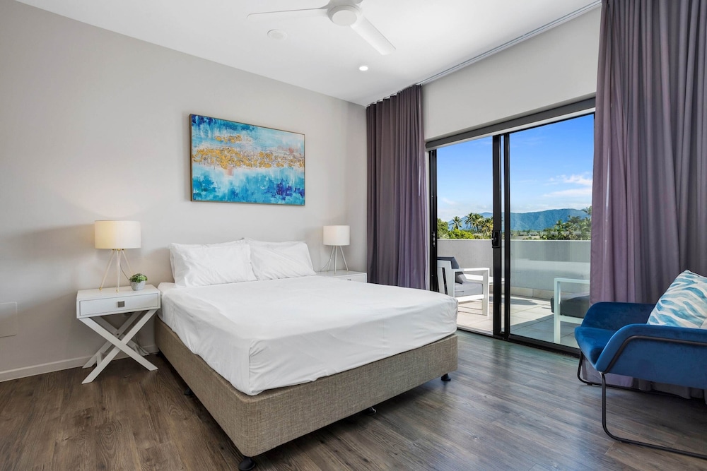 Cairns North 4-bed With Outdoor Dining & Pool