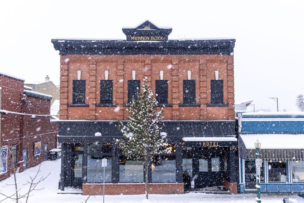 Eleven Revelstoke Lodge-0