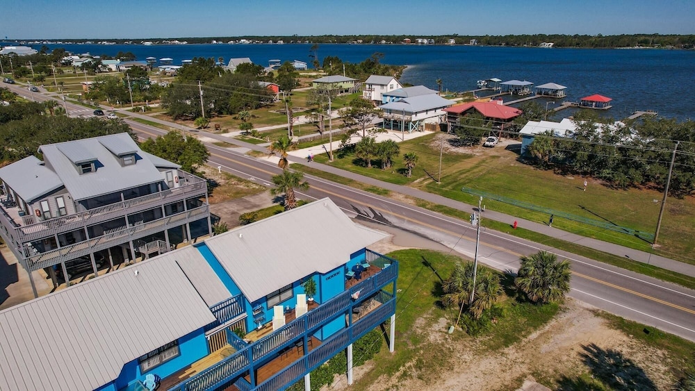 Lagoon Sun 5 1 Bedroom Condo by RedAwning