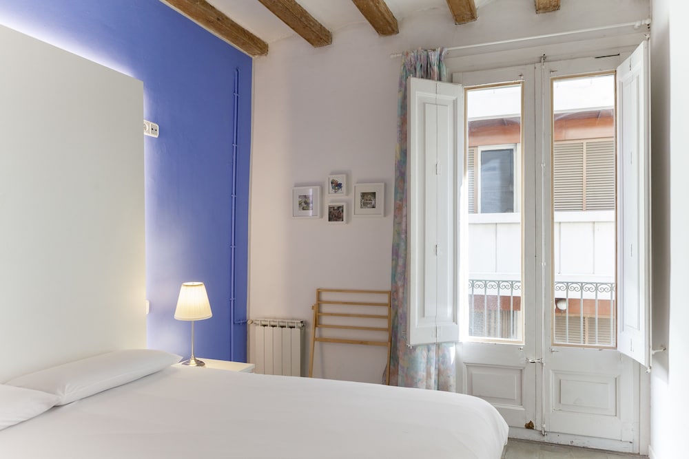 Las Ramblas Pasaje Bacardi Apartments - Image 1