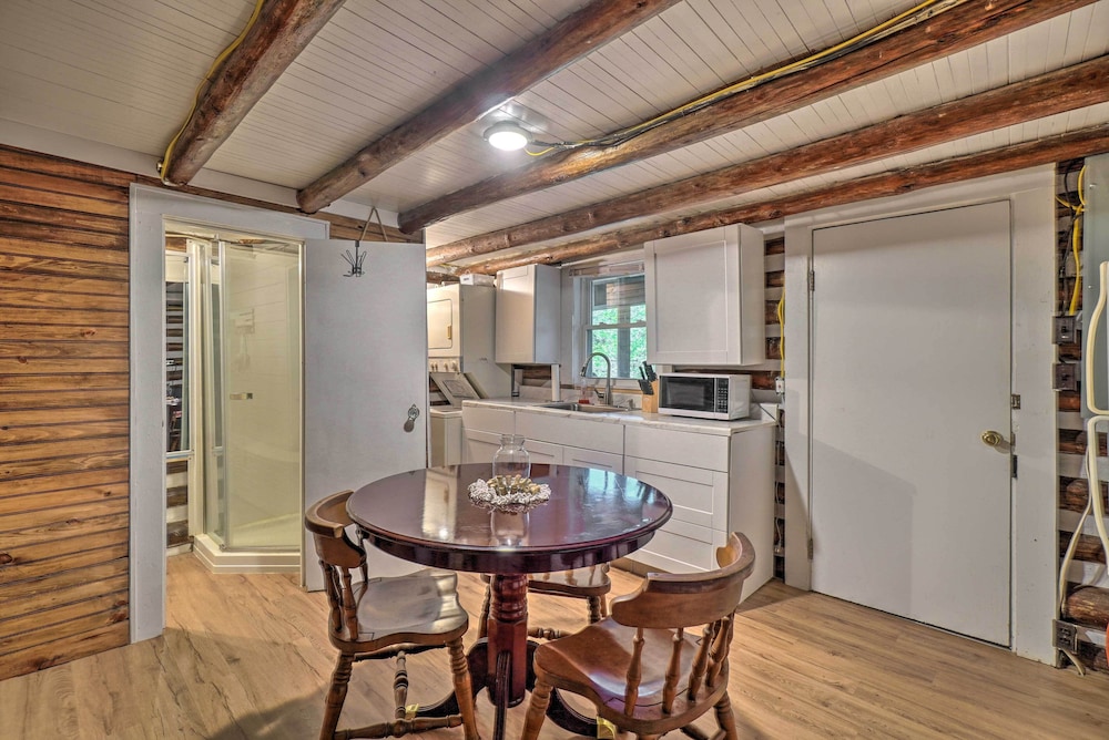 Pet-friendly Speedwell Cabin, 1 Mi to Water! view 3