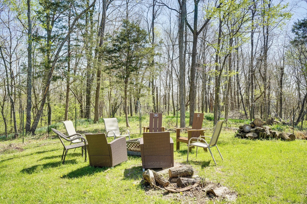 Hot Tub, Deck & Fire Pit: Chic Louisville Home!
