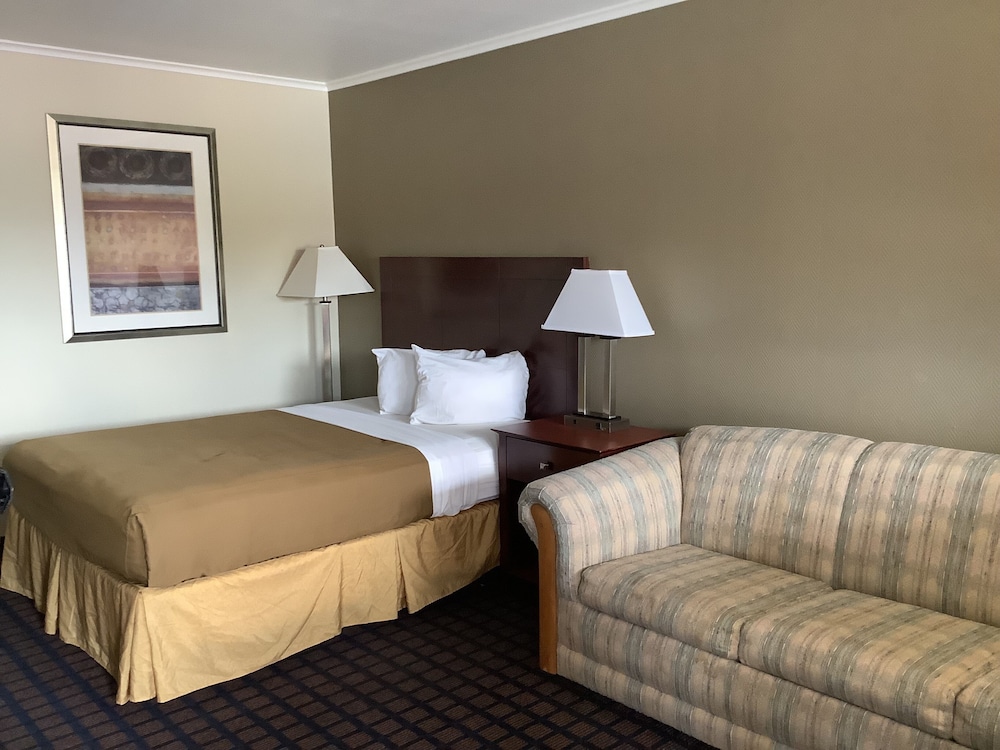 Dodge City Vacations - Silver Spur Vintage Inn  Suites - Property Image 41