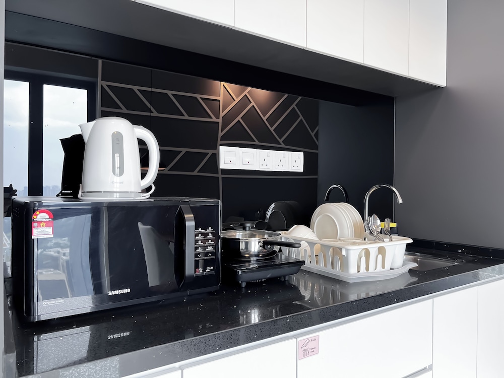 The Luxe by Manhattan Group
