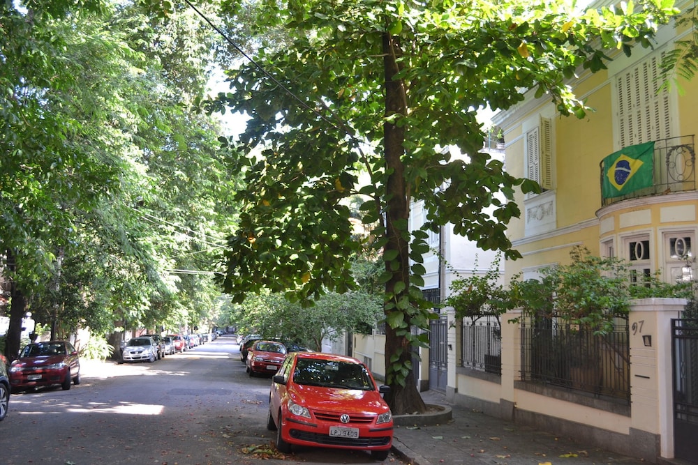 Casa Amarela Guest House - ZONA SUL