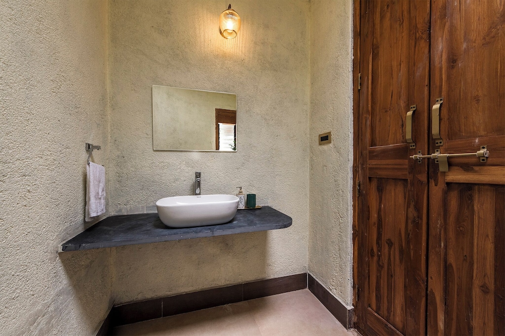Cosmicstays Joshet Farmstay
