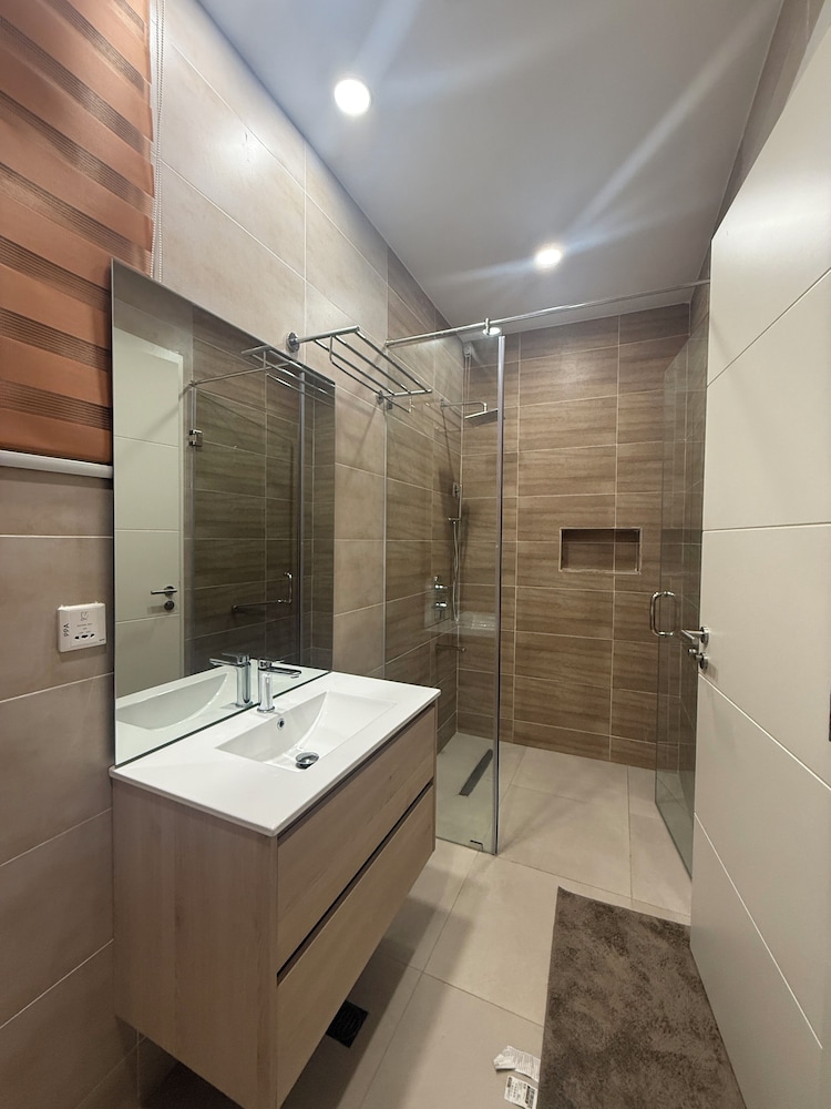 Kinville Suites - Cantonment Living