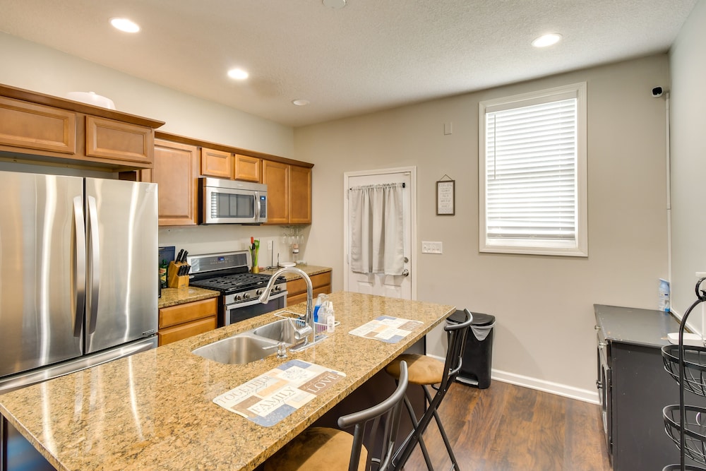 Pet-friendly Davenport Home - Near Casino & Golf view 5