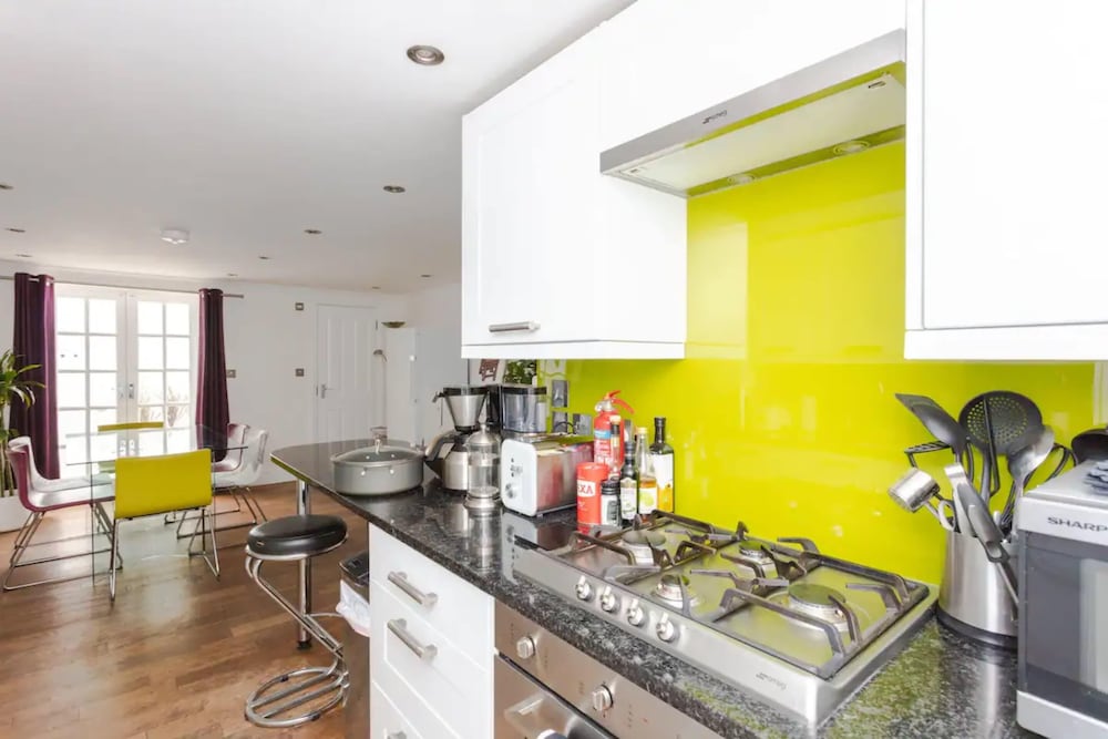 Stylish 3 Bedroom Home With Garden Near Kings Cross