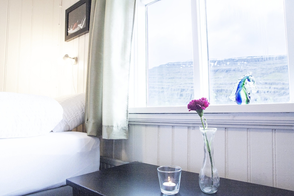 Fossardalur Guesthouse - Hostel