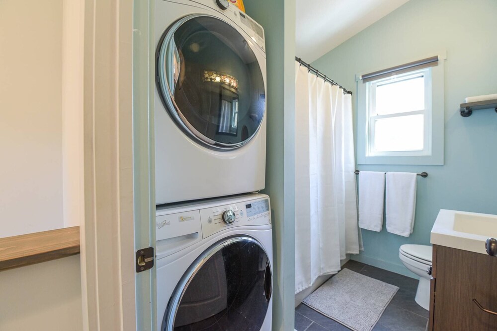 Plum Perfect Hideaway by Avantstay Power, Water, Wifi Weekly Discounts