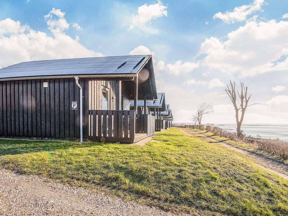 5 Person Holiday Park Home in Ronde