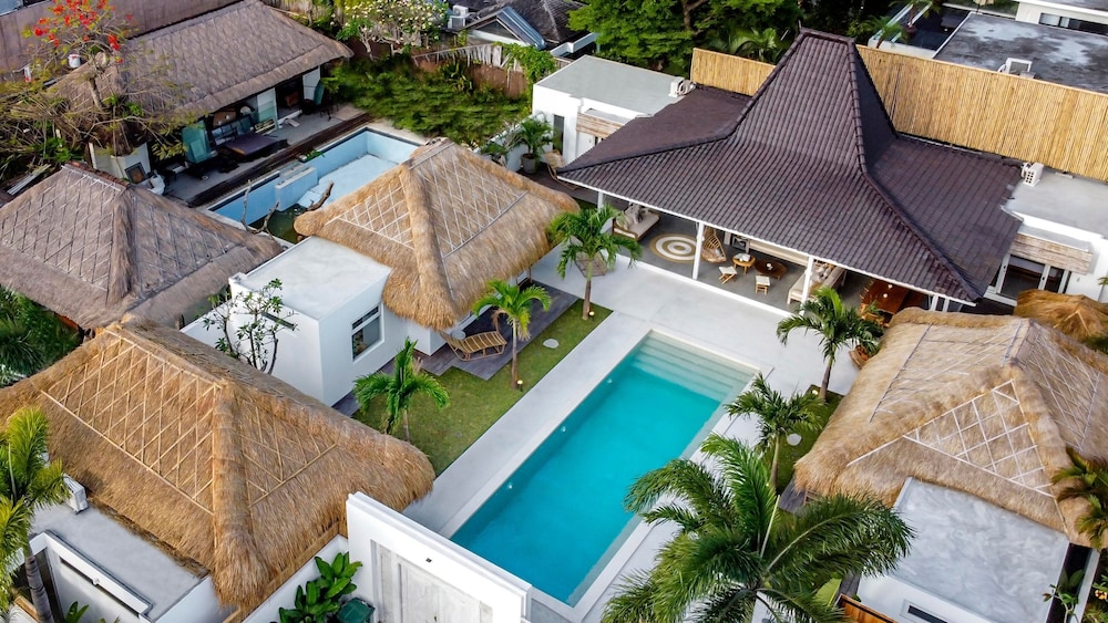 Villa Surga Blue by Alfred in Bali - Brand New 5 BR Pool Villa in the of Seminyak