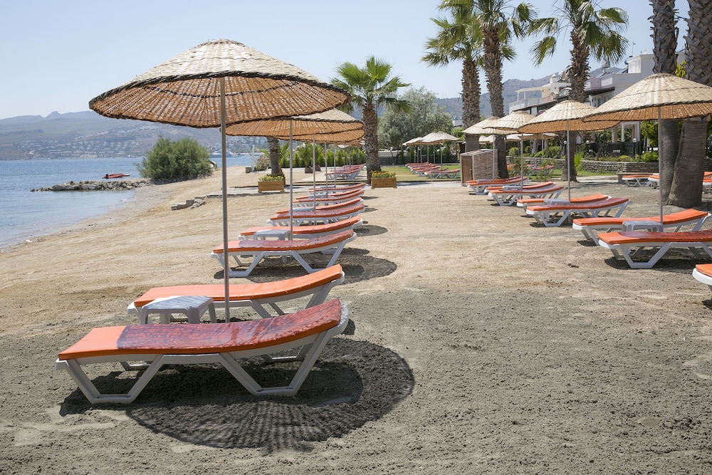 Bodrum Sea Side Beach Club Otel - Image 26