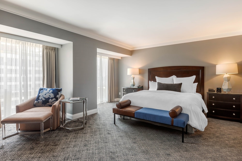 Omni Los Angeles Hotel at California Plaza 15