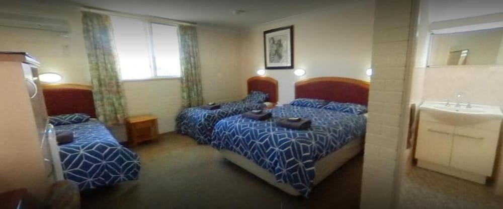 The Clansman Motel
