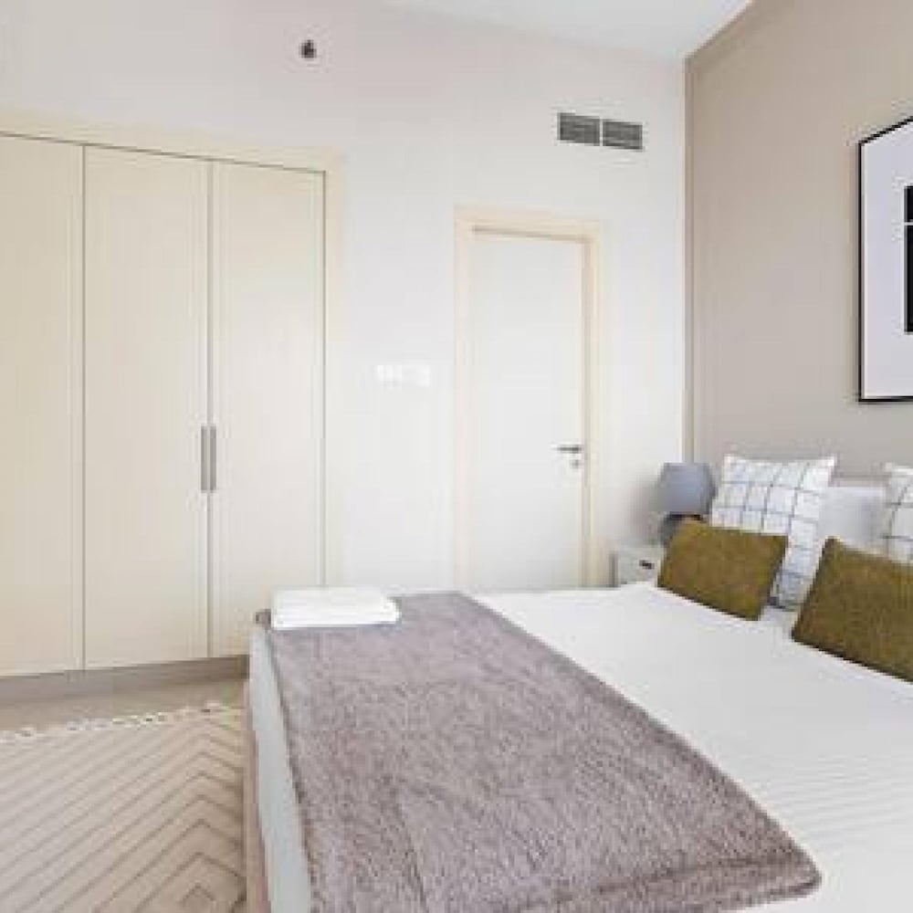 Silkhaus Modern Pad With Pool Gym Near Reem Park