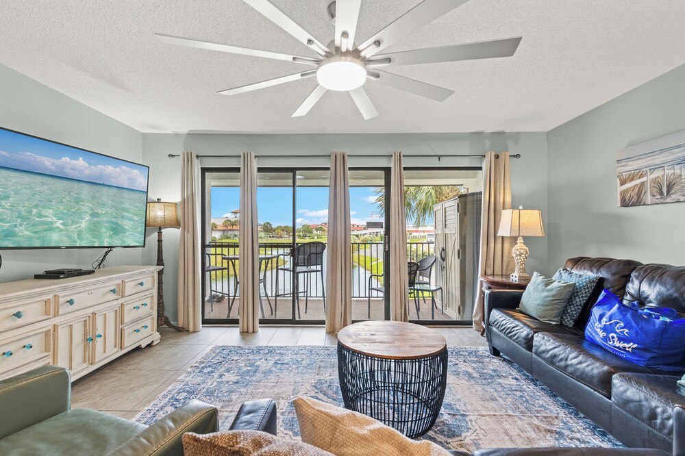 One More Round! 3BR 3BA Sleeps 10! 11 Pools! Golf Courses! Tennis Courts!
