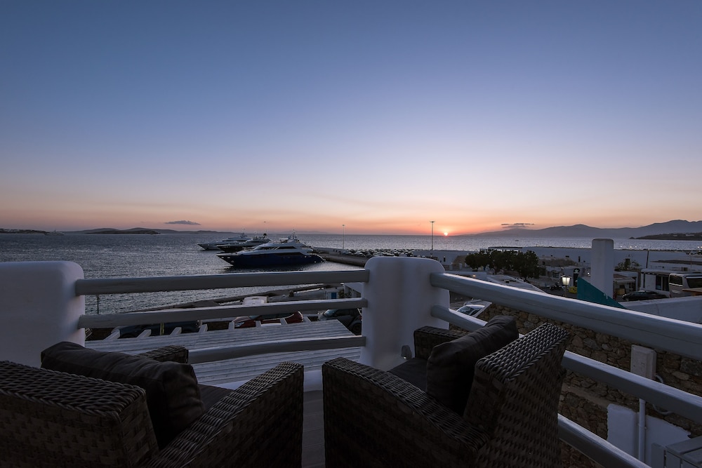 Riva Suites - Adults Only
