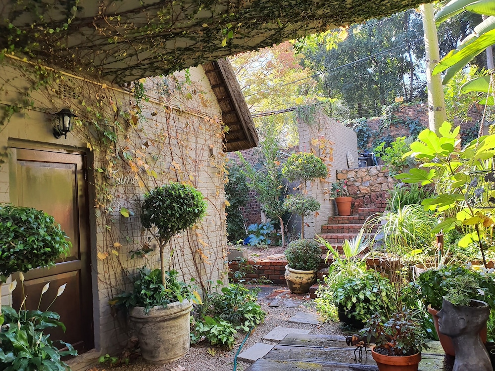 Waterhouse Guest Lodges 202 Lawley Street