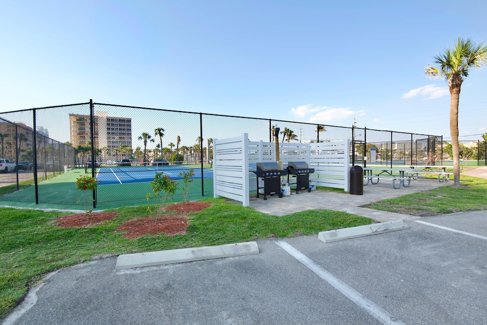 Estero Beach & Tennis 1004-a