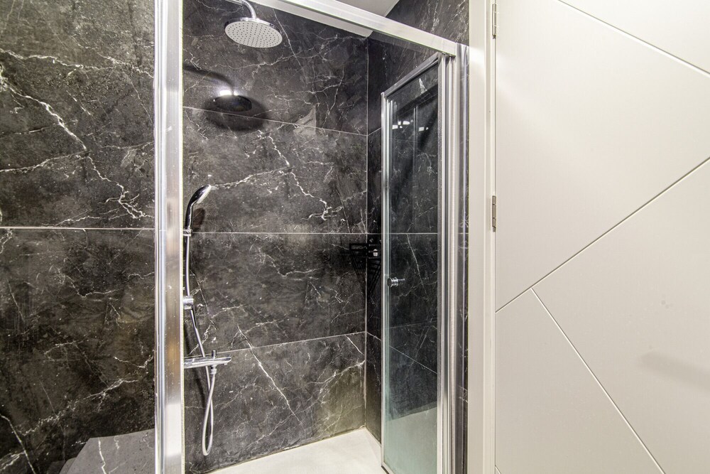 Dreamy Flat Close to Shopping Malls in Avcilar