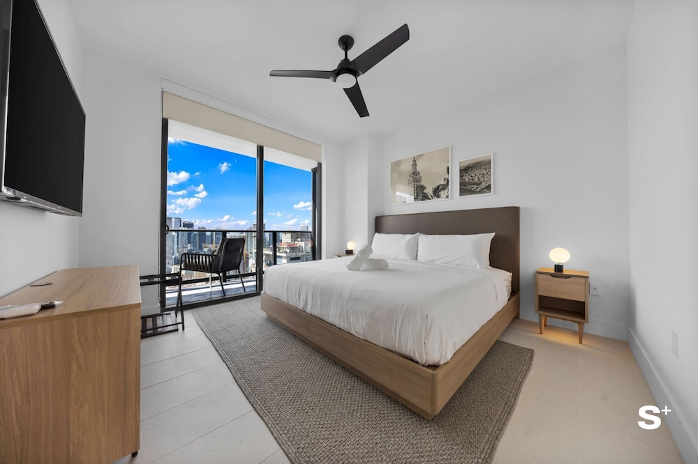 Skyline Escape Sleek 1BR with DTW Charm