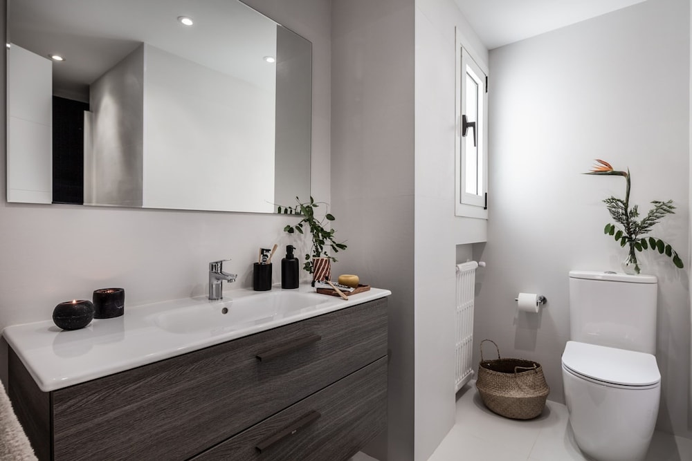 Logo - 2 Bedrooms in Salamanca