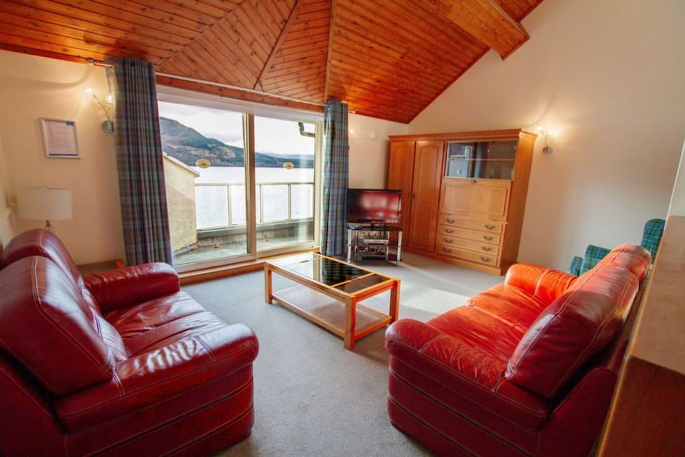 Loch Rannoch Highland Club Lochside Lodge 04
