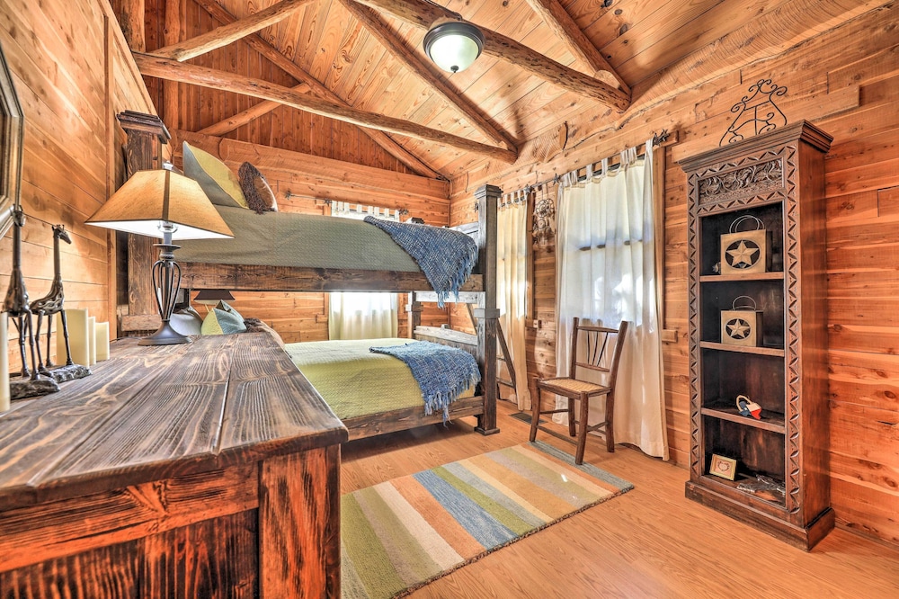 Rustic Canyon Lake Cabins w/ Hot Tub on 3 Acres - Property Image 31