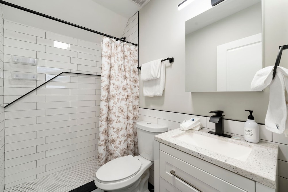2 Bed 3 Bath Chicago Condo