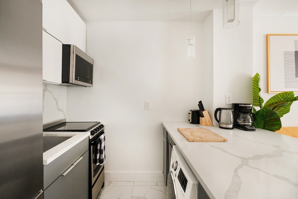 1597 New York Apt