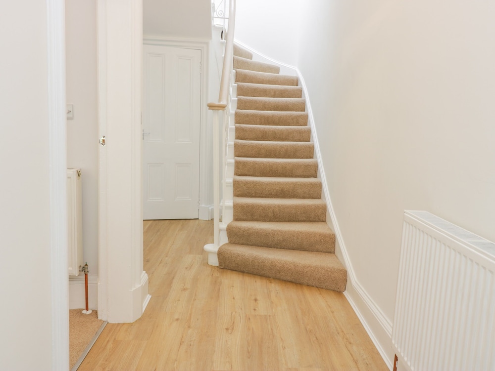 6 Coltbridge Gardens