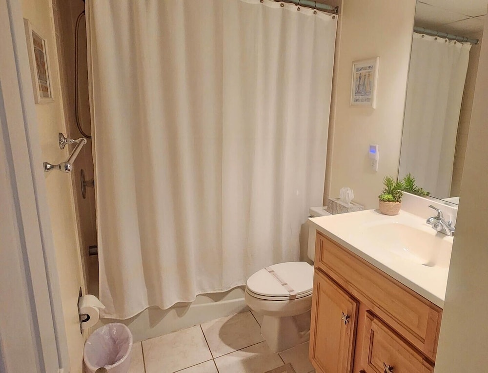 Harbour Island 103l 2 Bedroom Condo