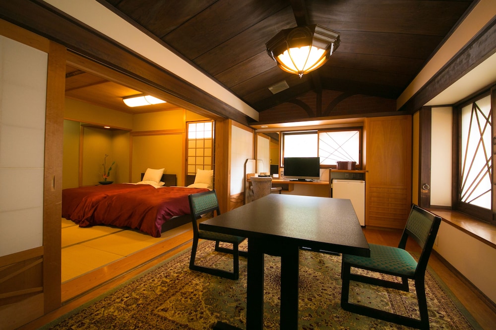 Famous House Kathmandu - Hostel