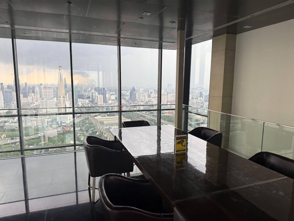 Circle Living Skyline Residence