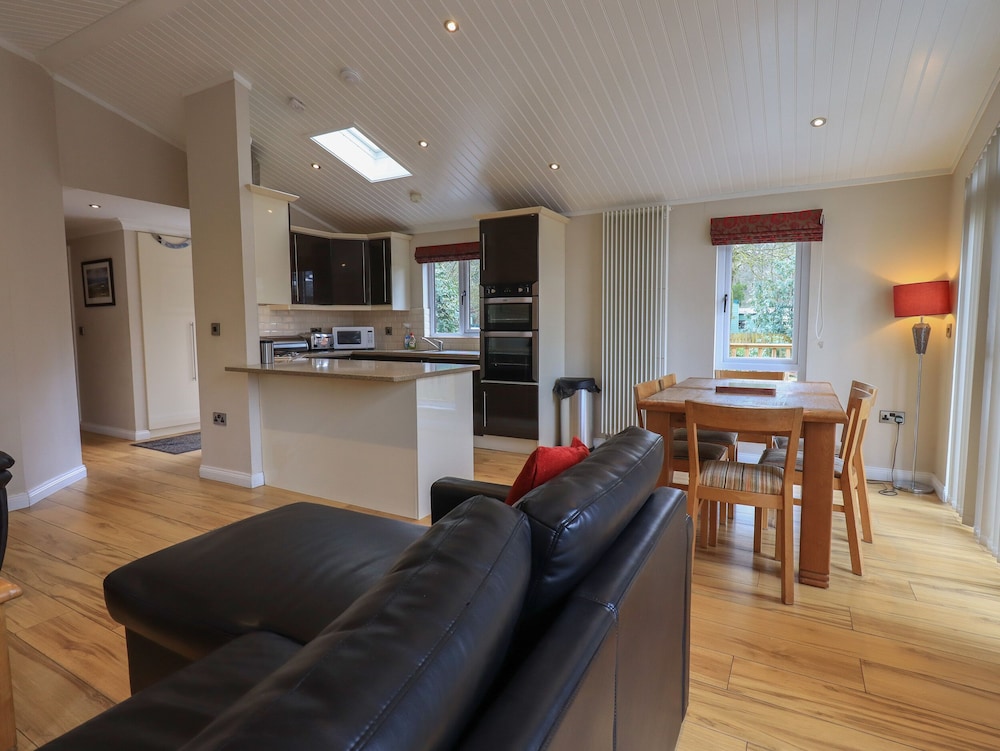 Oakwood Lodge