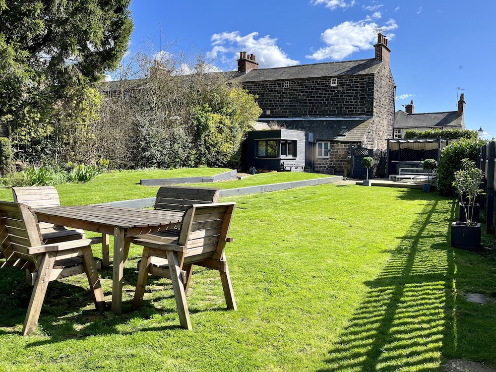 Coupling Cottage