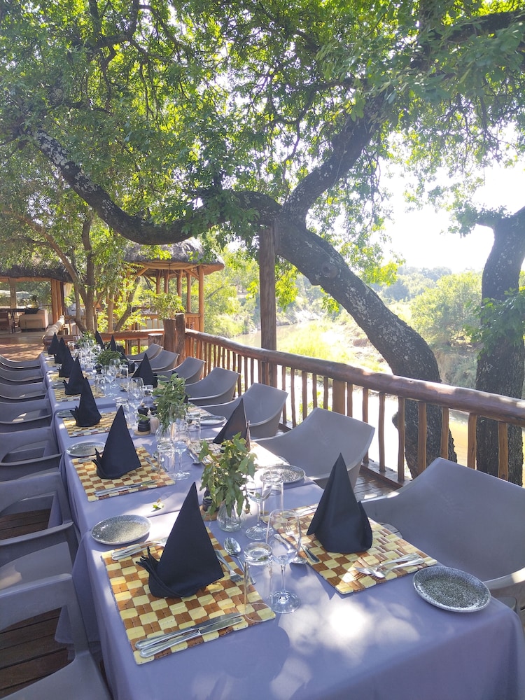 Karongwe - River Safari Lodge