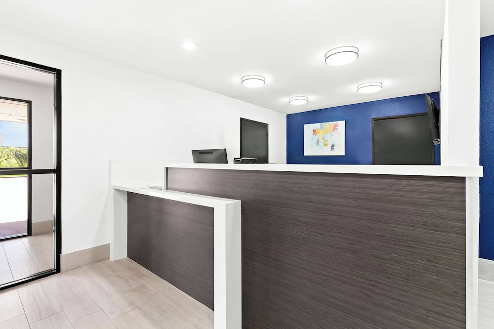 SureStay by Best Western Groves