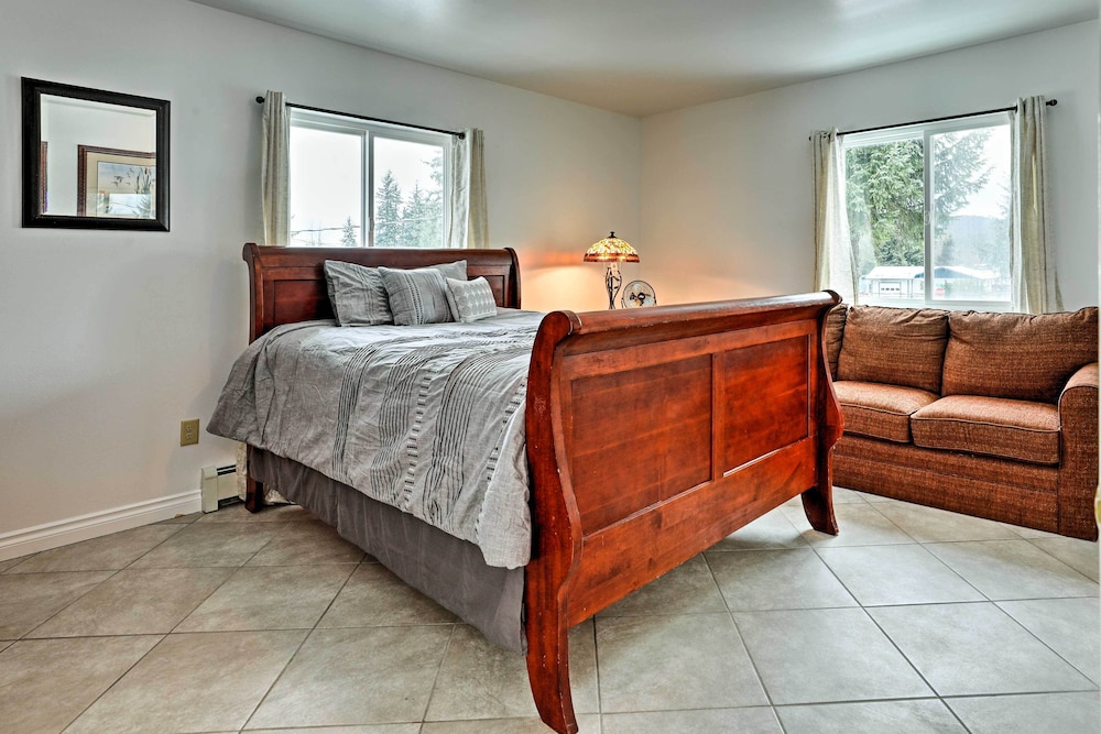 Juneau Vacations - Expansive Getaway  2 Miles to Mendenhall Glacier! - Property Image 35
