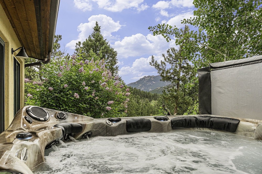 H7 at Hope Mountain -- 6-Bedroom Retreat Home at Allenspark Colorado 6 Home by RedAwning - Property Image 22