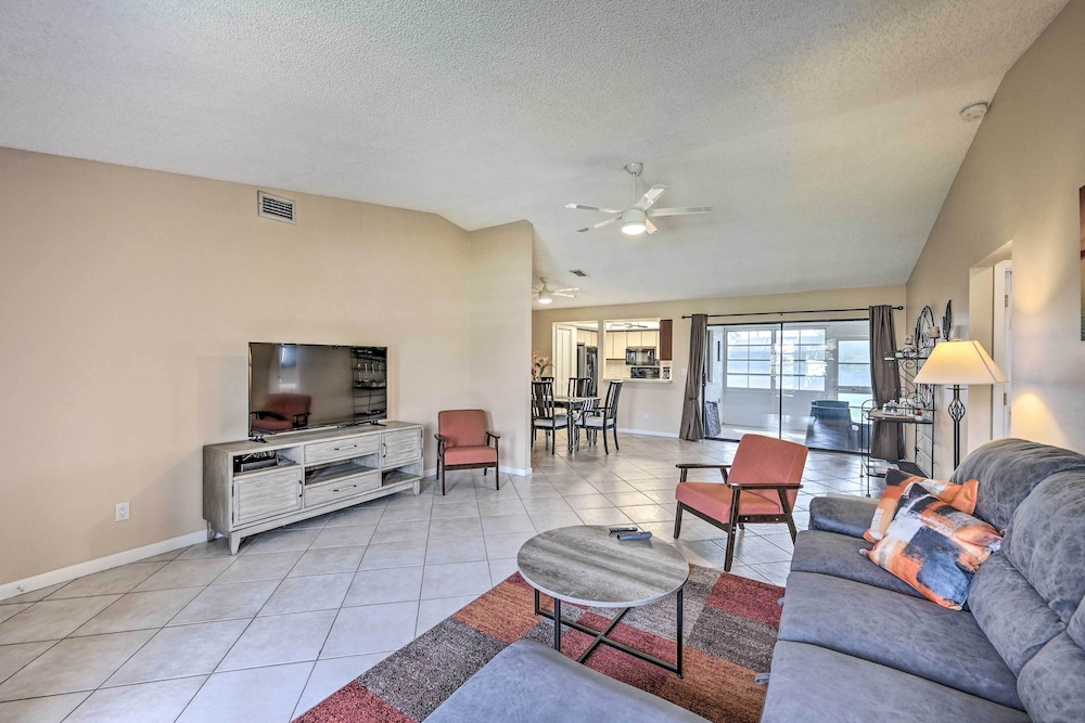 Pet-friendly Cape Coral Escape by Bike Trails - Property Image 1
