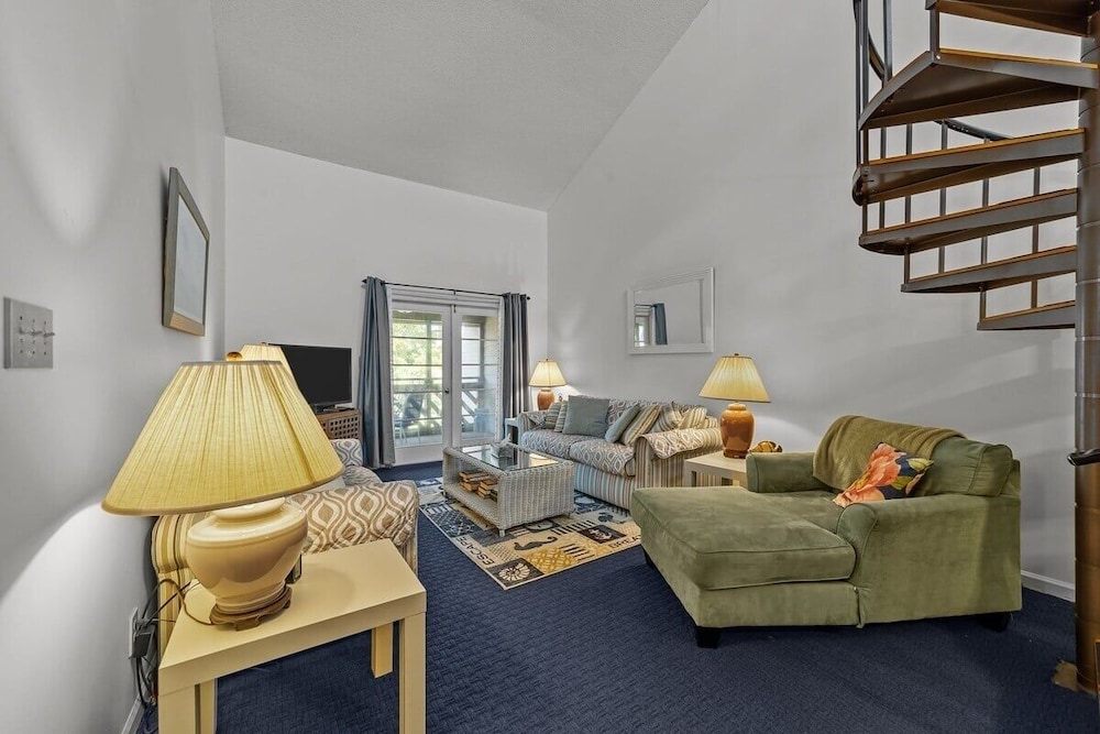 Heron Pointe C12 2 Bedroom Condo