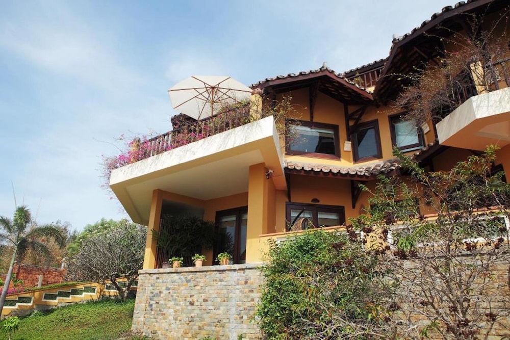 Poshanu Resort