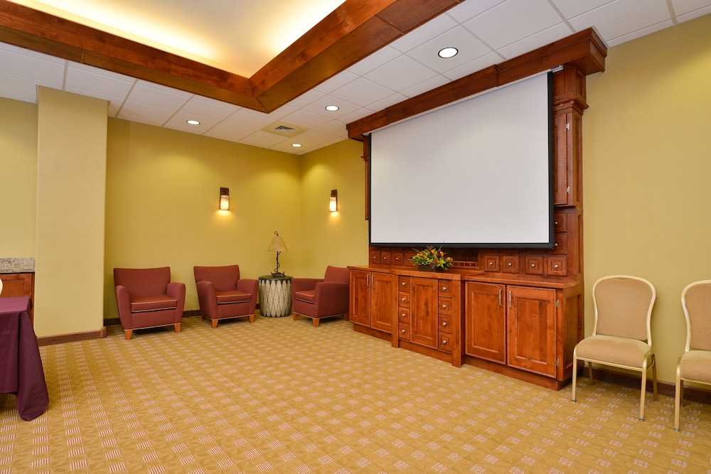 Cody Vacations - The Cody Hotel - Property Image 4