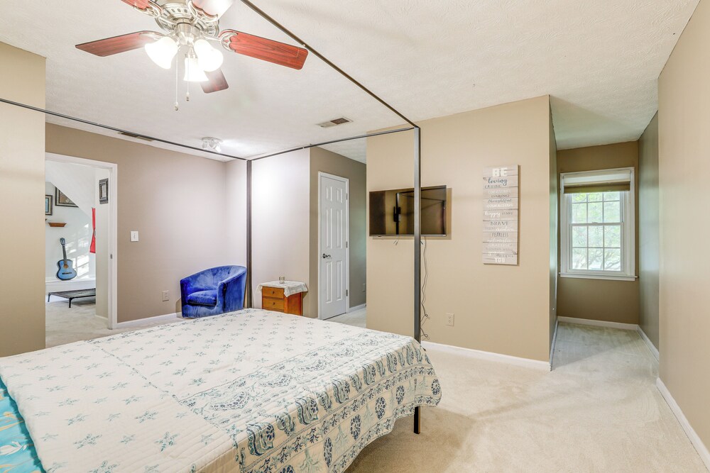 6 Mi to Stone Mountain Park: Home w/ Deck!