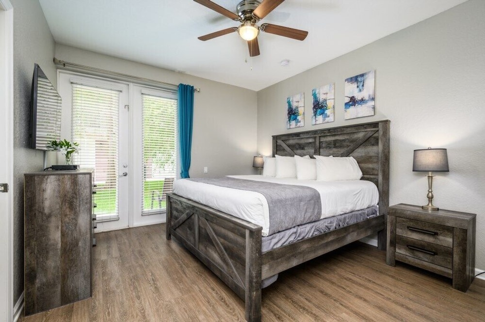 Epic Universe New Listing Beautiful Townhome, Vista Cay 4019