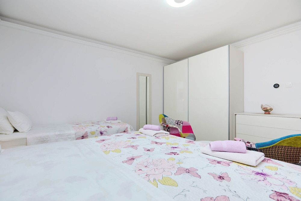 Azinovic Apartments